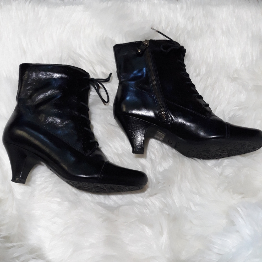 Clark's black lace up heeled boots